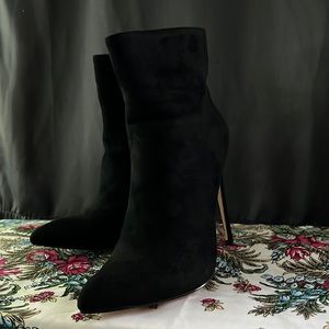 Never worn sexy black suede heels.